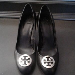 Tory Burch Chelsea Wedges